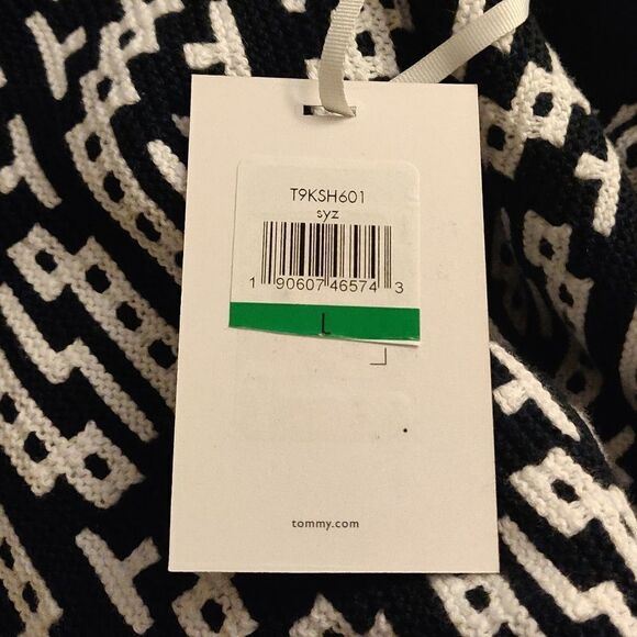 Tommy Hilfiger Two-Tone Cable Sweater - Picture 7 of 12